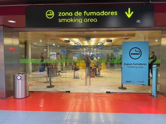 Lissabon-smoking-room-outside-1024x768.jpeg__PID:6d1e9be0-6fc7-4c97-8c6b-e0d6f15b2716
