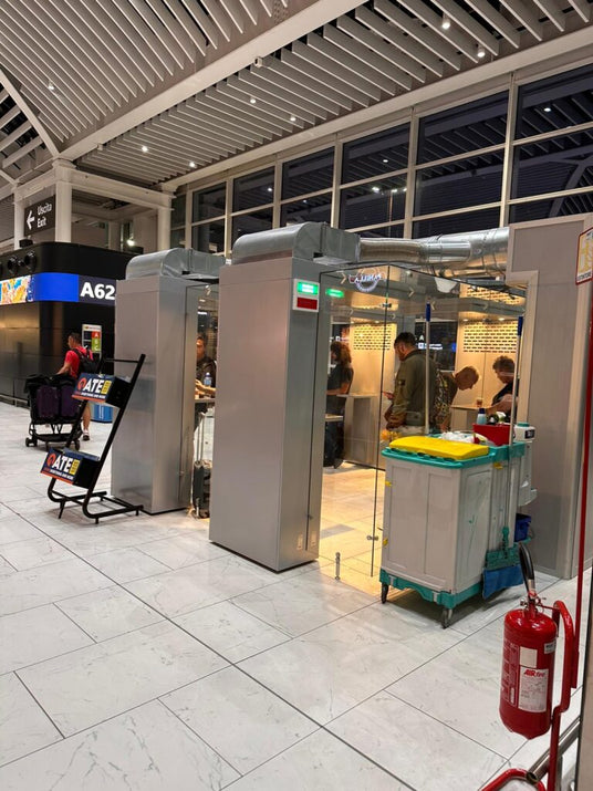 Smoking-area-at-Rome-Fiumicino-Gate-A62-768x1024.jpeg__PID:1045908e-8d2e-4e14-bf67-50a1dec250fd